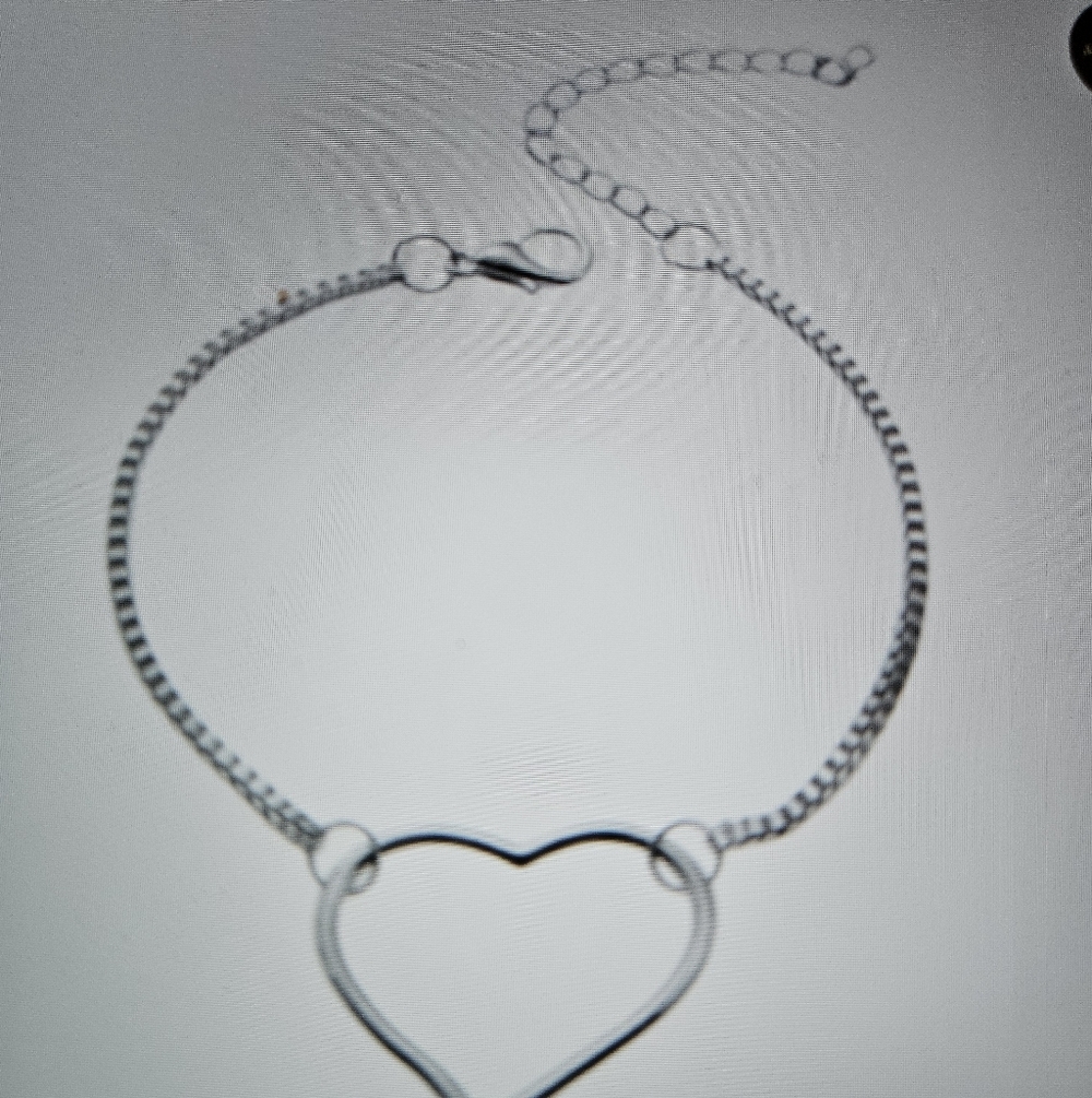 Heart Outline Link Bracelet in Silver — Women's Jewelry